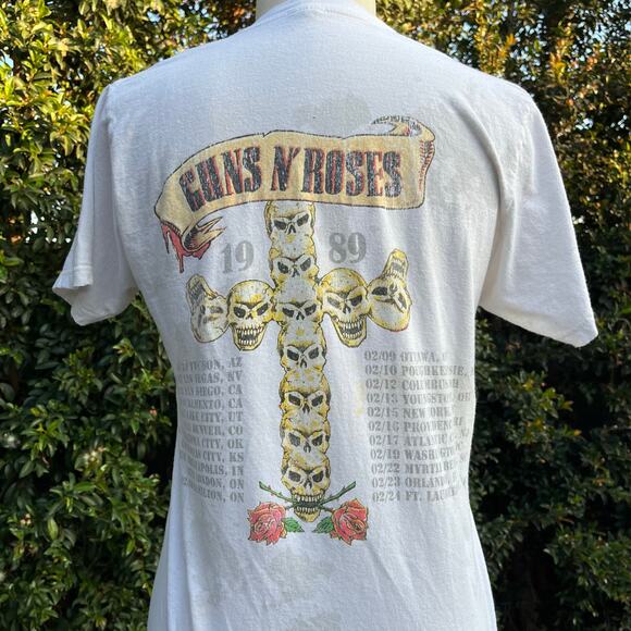 Guns N’Roses Band Tee Destroyed Medium Concert Tee Unisex T Shirt - Picture 2 of 9